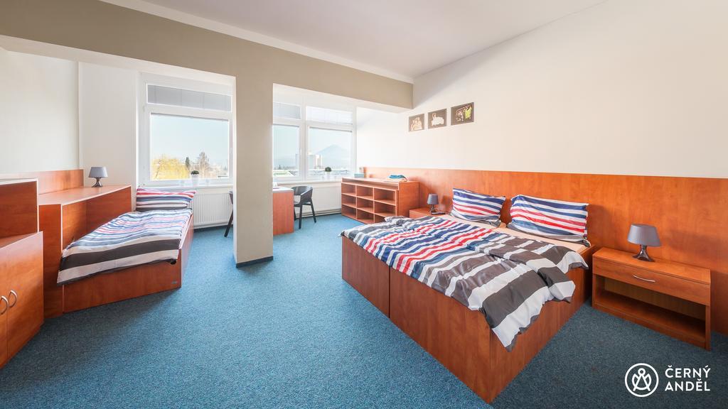 Hotel Cerny Andel à Most Extérieur photo
