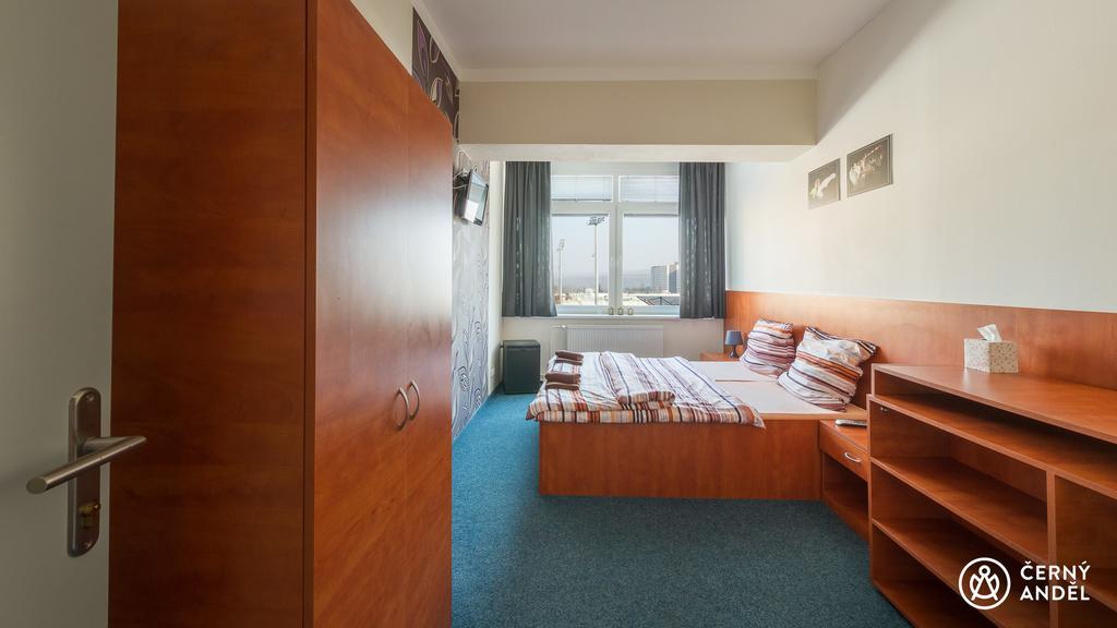 Hotel Cerny Andel à Most Extérieur photo
