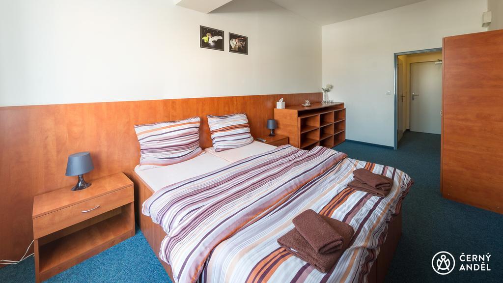 Hotel Cerny Andel à Most Extérieur photo